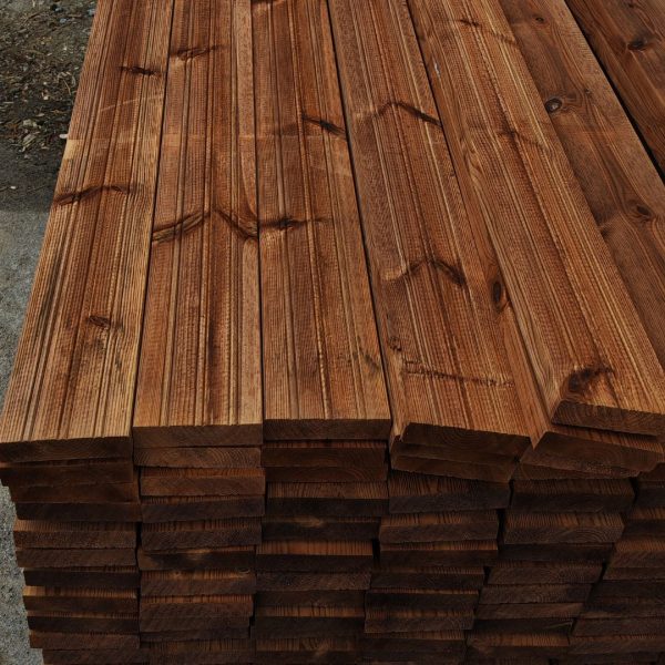 Painekyllastetty-terassilauta-ruskea-sileauritettu-28x98_MyllynMiesOy Painekyllastetty-terassilauta-ruskea-sileauritettu-28x98_MyllynMiesOy